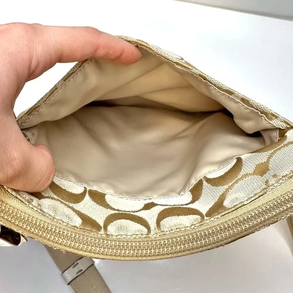 🥥 Authentic Coach Signature Cream/Beige Crossbody Bag - Picture 8 of 9